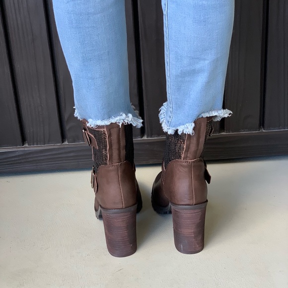 Lug Sole Chunky Heel Buckle Detail Engineer Boots - Picture 5 of 14